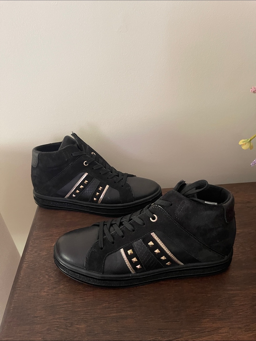 Geox D Leelu B Black Leather Suede Sneakers